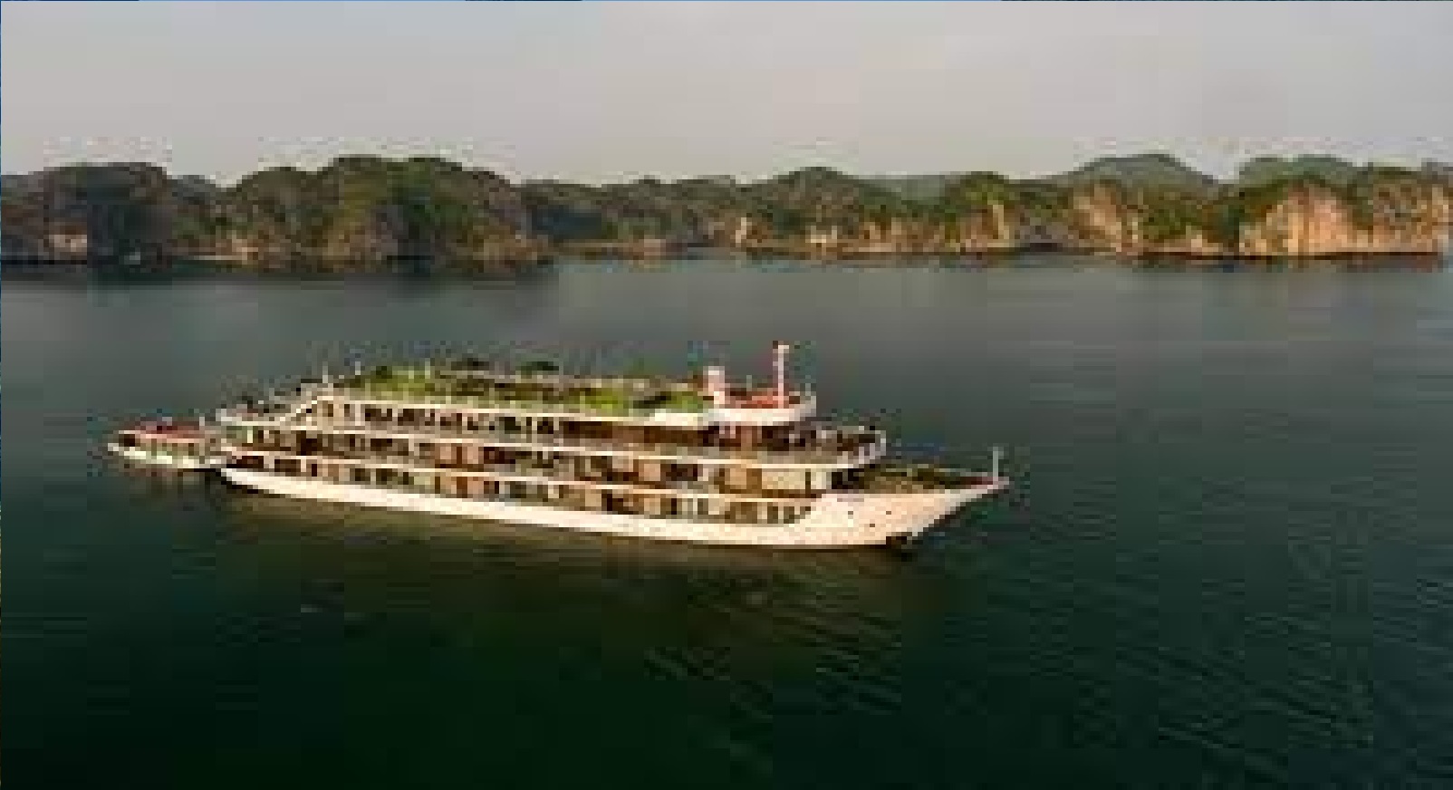 Du thuyền 5 sao trên vịnh Hạ Long